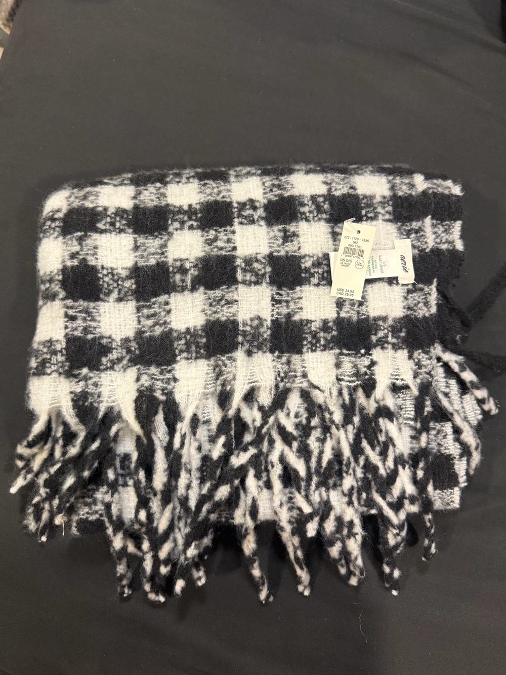 Aerie Black and White Checkered Blanket Scarf NWT